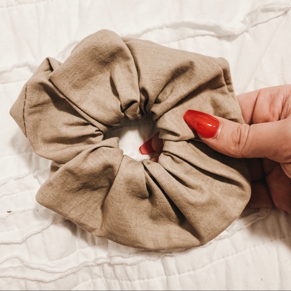 May Flowers Scrunchie Collection 4 Pack - Picture 2 of 5